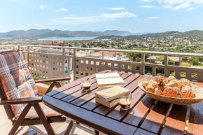 2 Bedroom Cozy apartment with Sea View and balcony